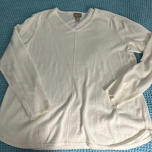 NWT Chicos sz 2 lightweight sweater** White